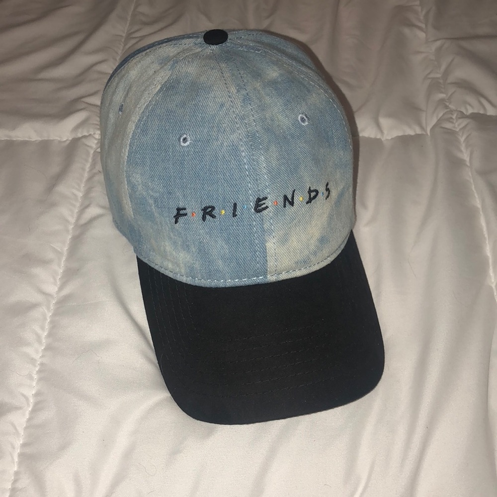 🔥Urban outfitters “Friends” Dad hat